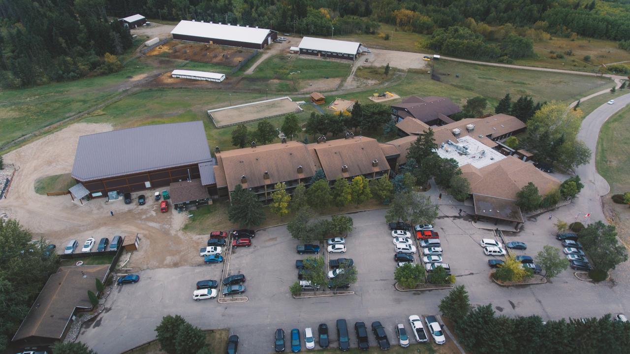 Elkhorn Resort, Spa, And Conference Centre Wasagaming Exterior foto